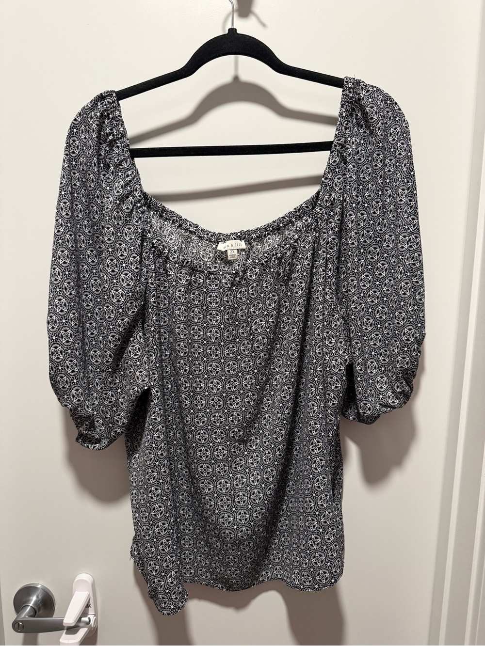 Alex&Lili Plus Size Black & White Printed Puff-Sleeve Women's Top